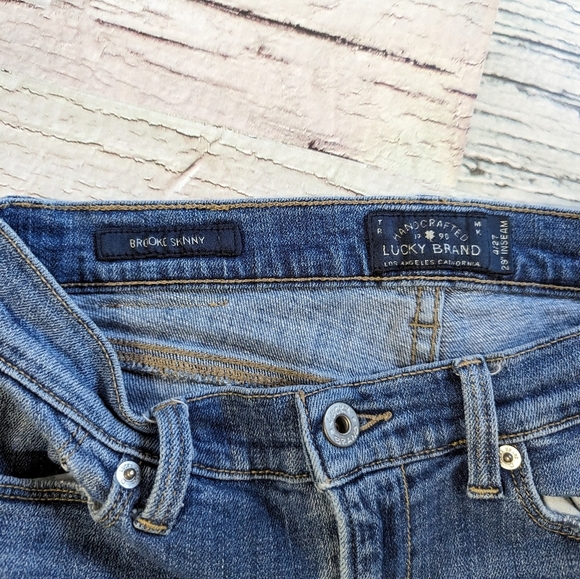 Lucky Brand Brooke Skinny Jeans Torn Distressed Denim Size 4/27 - Picture 3 of 12